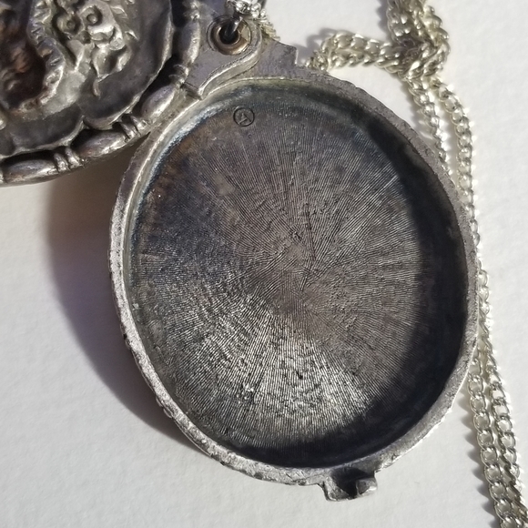 relisted -Vintage slide locket necklace Victorian lady silver tone - Picture 4 of 17